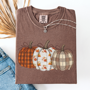 Cute Patterned Pumpkins Halloween Autumn Plaid Cozy Festive Seasonal Comfort Colors Tee — view 1