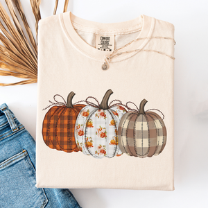 Cute Patterned Pumpkins Halloween Autumn Plaid Cozy Festive Seasonal Comfort Colors Tee — view 5