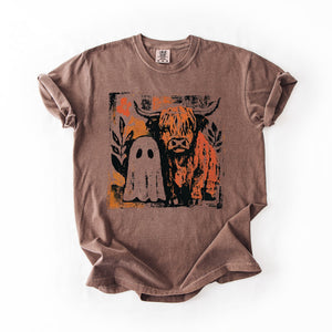 Ghost And Cow Cute Autumn Halloween Spooky Season Cozy Night Village Harvest Moon Comfort Colors Tee — view 2