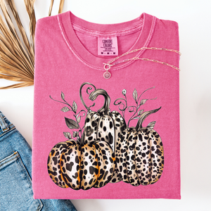 Leopard Print Pumpkins Watercolor Bouquet Autumn Halloween Scene Comfort Colors Tee — view 1