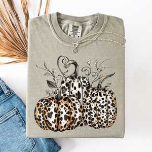 Leopard Print Pumpkins Watercolor Bouquet Autumn Halloween Scene Comfort Colors Tee — view 2