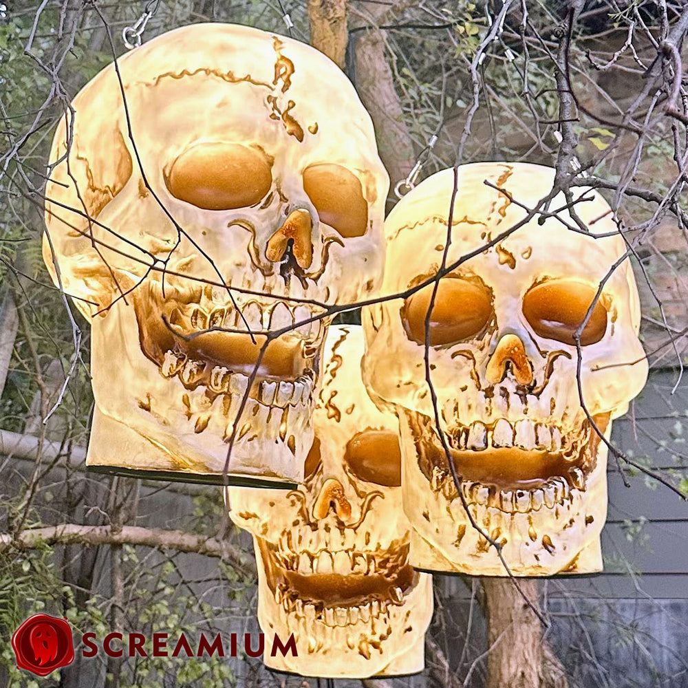 Giant Skull Pendant Lantern Prop 20-Inch-Tall Waterproof Outdoor Halloween Decoration