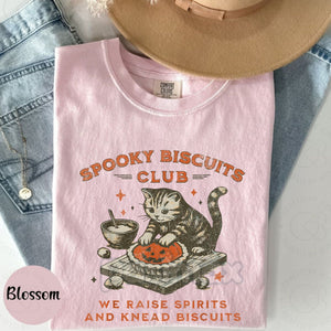 Vintage Spooky Cat T-Shirt – 'Spooky Biscuits Club' Halloween Baking Tee, Funny Pumpkin Pie Shirt, Retro Cat Lover Gift — view 1