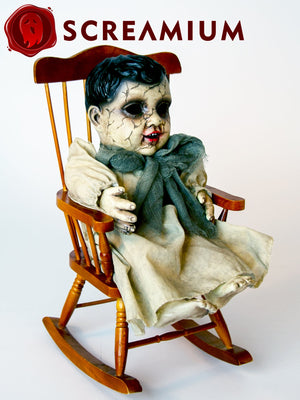 Cracked Face Creepy Doll with Sound : 14-Inch-Tall Halloween Decoration — view 3